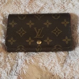 🚨 Louis Vuitton Zippy Monogram Wallet🚨